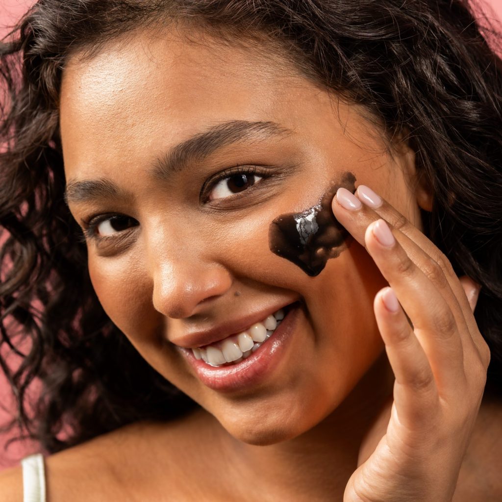 Detoxifying Charcoal Peel off Mask